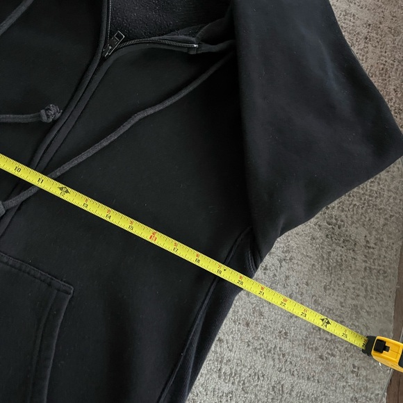Aritzia Tna Cozy Fleece Boyfriend Zip Up Hoodie in Black Size 2XS - Picture 9 of 14
